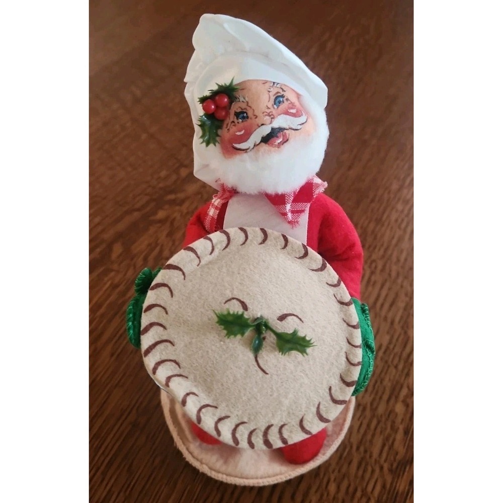 RARE 1992 Annalee 7" Poseable Baker Santa Holding a Pie with Chef Hat #5045